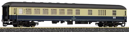 Combined sitting/baggage car BD4um-63<br /><a href='images/pictures/Tillig/13676.jpg' target='_blank'>Full size image</a>
